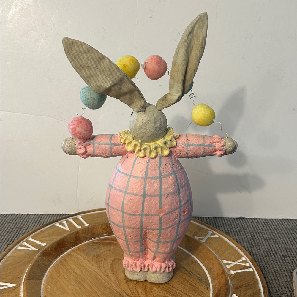 ❌LAST CALL❌ Pink Pastel Bunny clown Figurine with Pom-Pom Garland vintage vibe - Picture 7 of 10